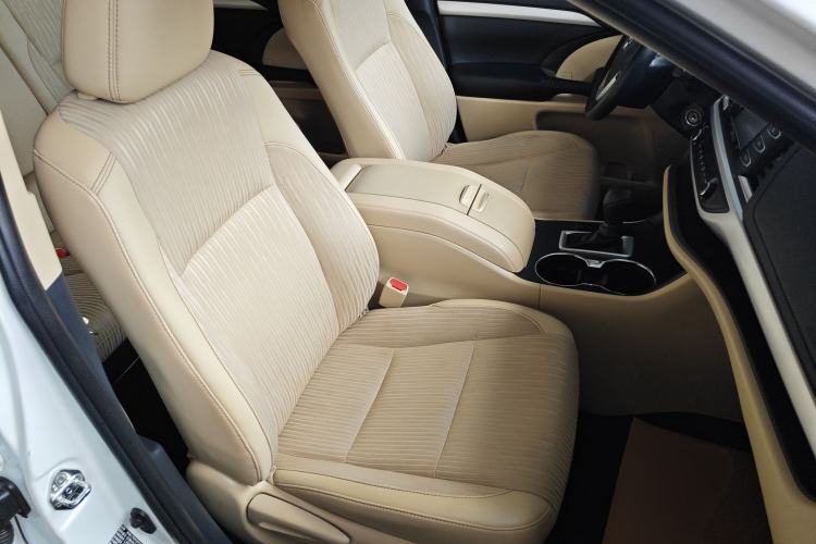 Used Toyota Highlander 2018 2.0T Four-Wheel Drive Elite Edition 7 Seats China VI Standard Right Front Seat