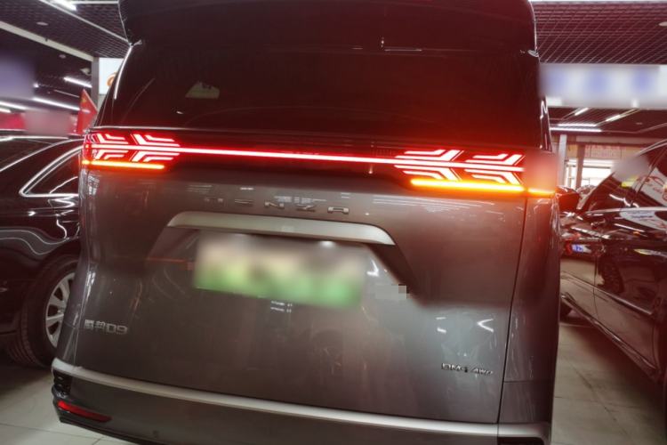 Used Denza D9 2022 DM-i 970 Four-Wheel Drive Prestige Model