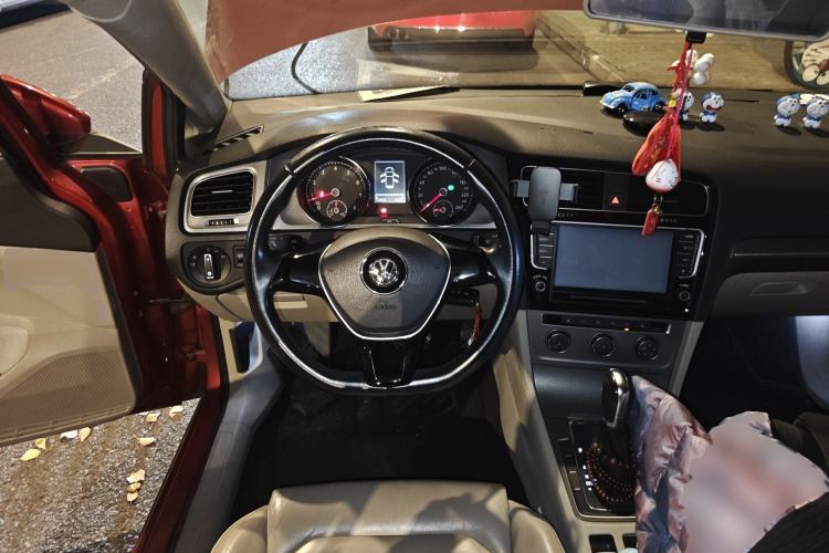 Used Volkswagen Golf 2014 1.6L Automatic Comfort Model Steering Wheel