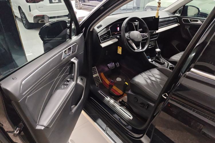 Used Volkswagen Tiguan L 2022 330TSI Automatic Two-Wheel Drive R-Line Enhanced Edition