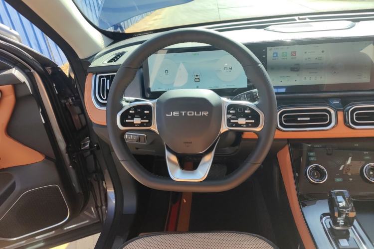 Used JETOUR X70 PLUS 2025 1.5T Luxury Edition 7-Seater