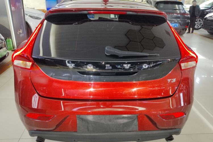 Used Volvo V40 2018 T3 Zhiyi Edition
