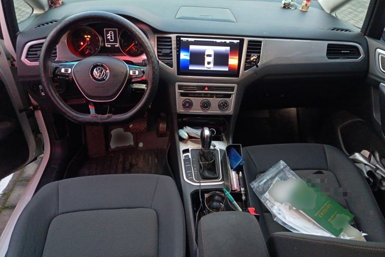 Used Volkswagen Golf Sportsvan 2016 230TSI Automatic Trend Edition Center Console