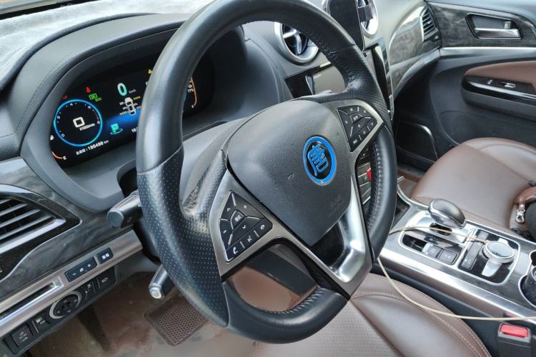 Used BYD Tang New Energy 2017 2.0T All-Wheel Drive Hyatt Model
