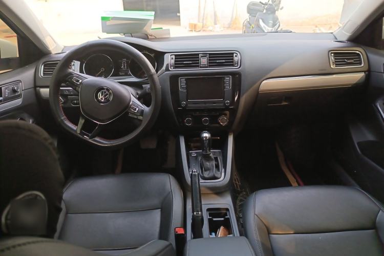 Used Volkswagen Sagitar 2018 280TSI DSG Ignite Edition Center Console