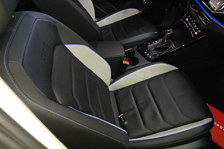 Used Volkswagen Tayron GTE Plug-in Hybrid 2020 1.4T Luxury Model Right Front Seat