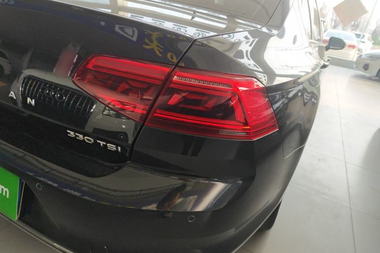 Used Volkswagen Magotan 2020 330TSI DSG Leading Model Right Rear Taillight