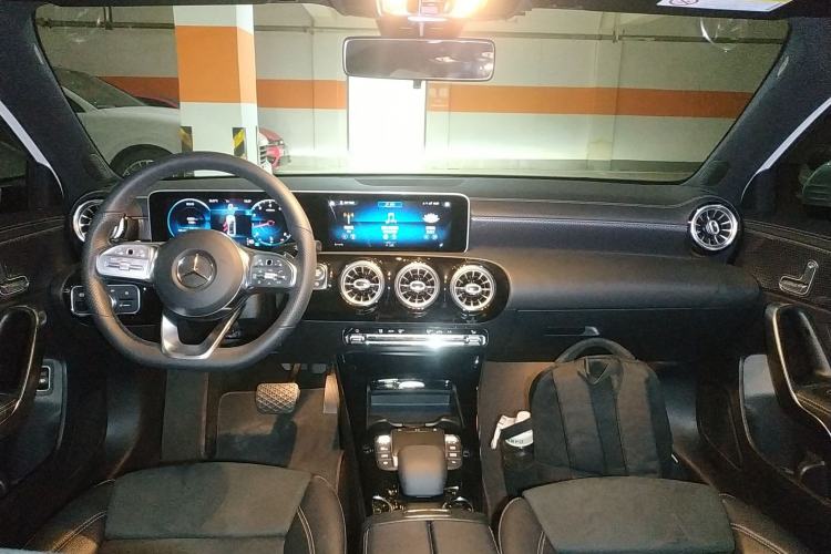 Used Mercedes-Benz A-Class 2020 Restyled A 200 L Sport Sedan Fashion Version Center Console