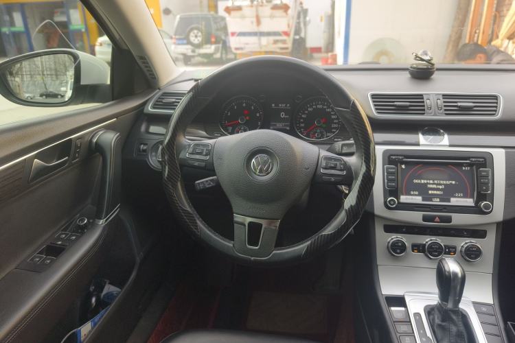 Used Volkswagen Magotan 2012 Facelift 1.8TSI Prestige Model Steering Wheel