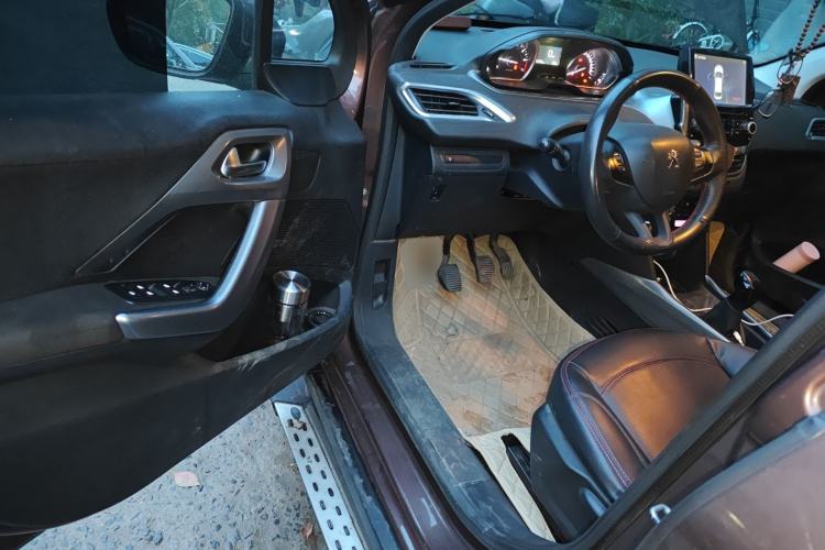 Used Peugeot 2008 2014 1.6L Manual Fashion Edition