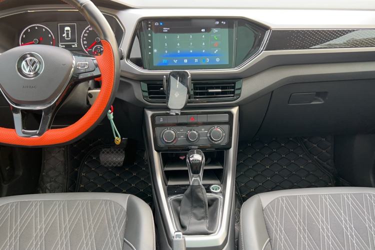 Used Volkswagen T-Cross 2019 280TSI DSG Comfort Edition Audio And AC Panel