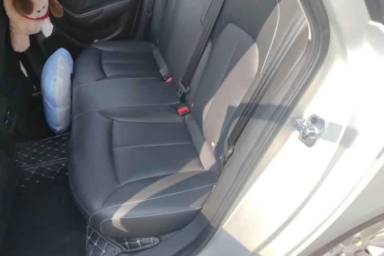 Used Roewe i6 New Energy 2017 45T Hybrid Connect & Smart Enjoyment Edition Left Rear Seat