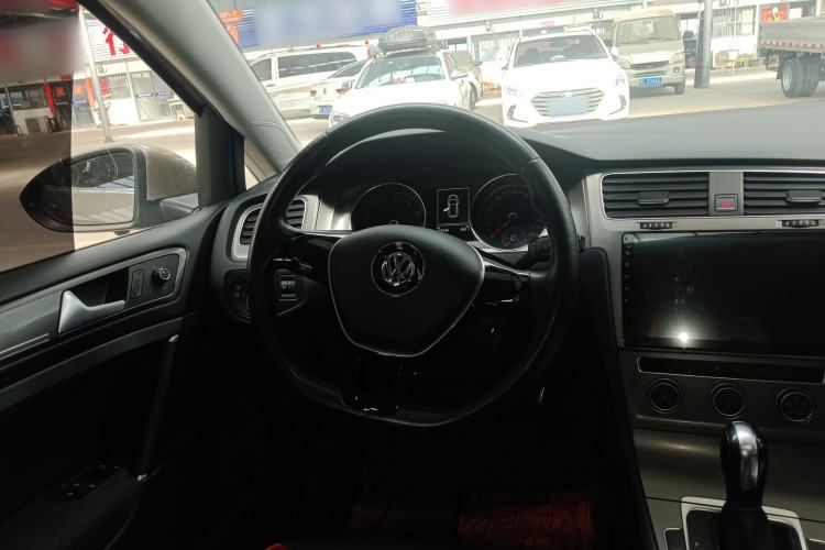 Used Volkswagen Golf 2016 1.6L Automatic Comfort Model Steering Wheel