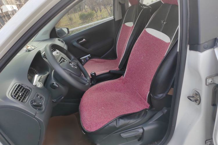 Used Volkswagen Polo 2014 1.4L Manual Fashion Edition