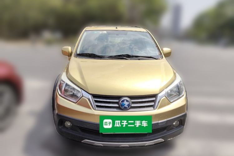 Used Venucia R50X 2013 1.6L Automatic Model Front