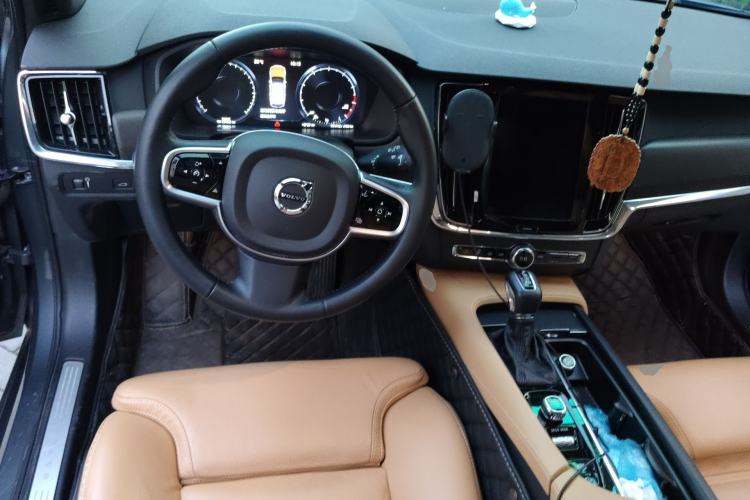 Used Volvo V90 2017 Cross Country T5 AWD Smart Range Edition