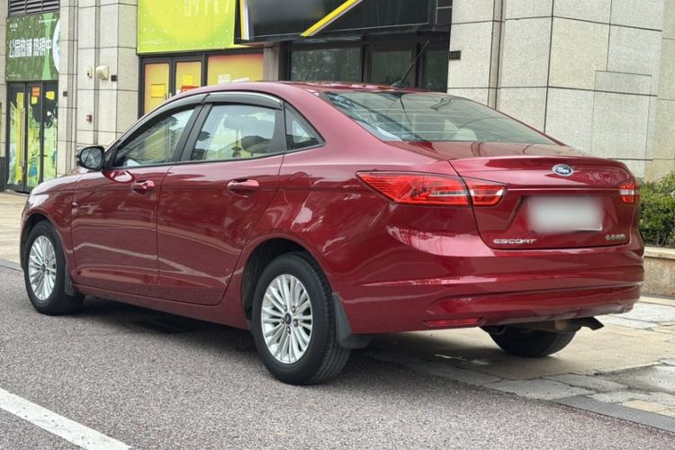 Used Ford Escort 2015 1.5L Automatic Comfort Edition Exterior 3