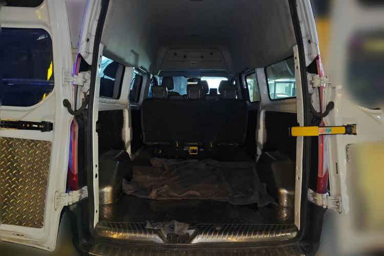 Used Ford Transit 2019 2.0T Diesel Multi-Purpose Commercial Vehicle Mid-Drive Mid-Roof 6-Seater China VI Standard
