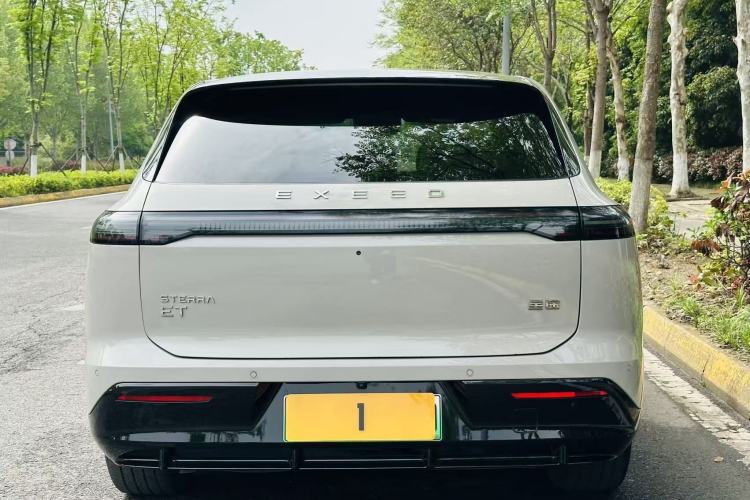 Used EXEED Star Era ET 2024 Extended-Range 240 Ultra All-Wheel Drive Exterior 4