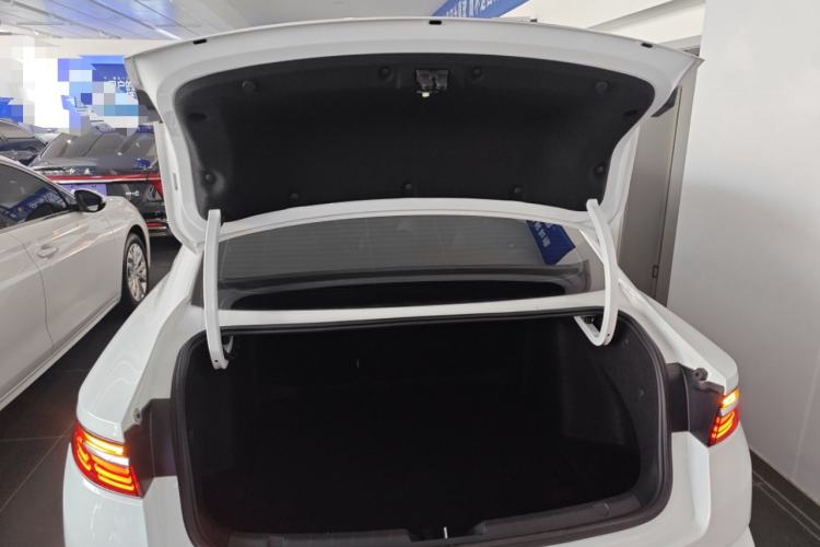 Used Geely Auto Preface 2023 1.5TD Fuyao Version Trunk