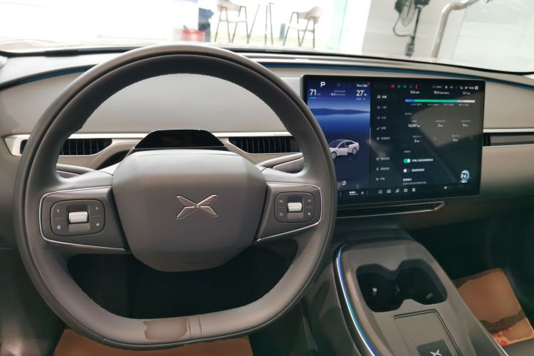 Used XPeng MONA M03 2025 600 with Ultra-Long Range Max Center Console