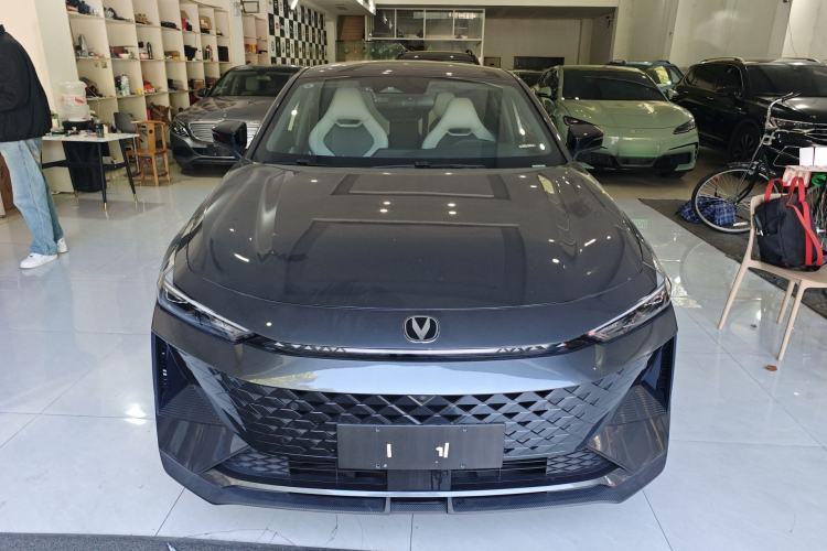 Used CHANGAN UNI-V iDD 2024 Blue Whale Smart Electric iDD 136km Luxury Model
