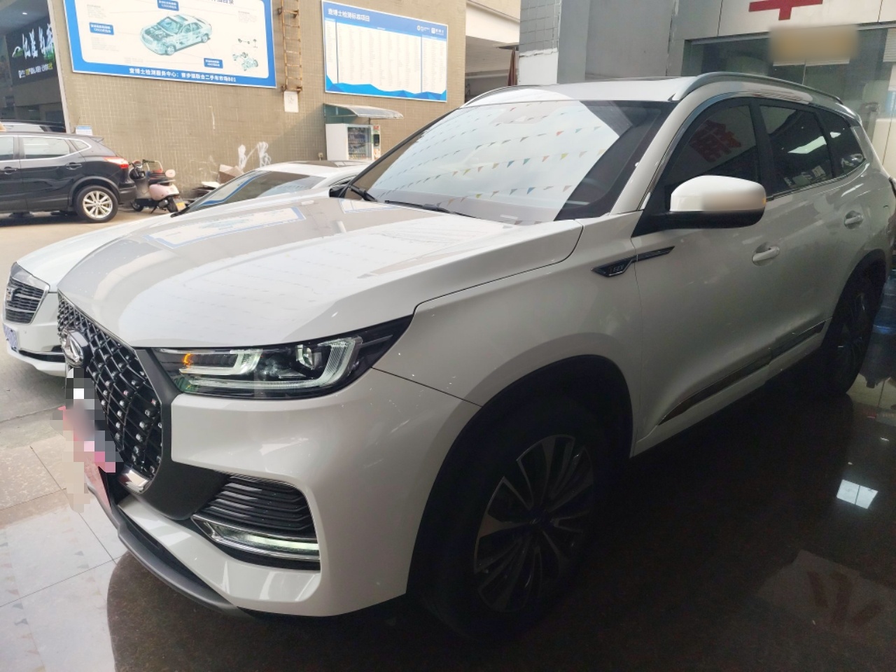 Под передней частью автомобиля