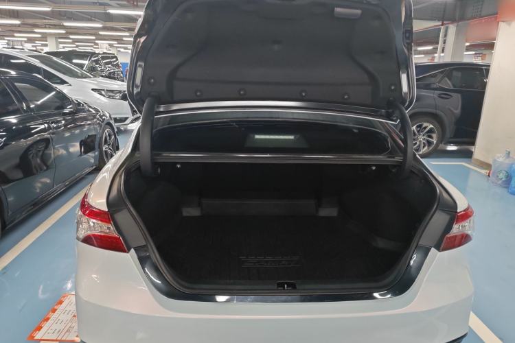 Used Toyota Camry 2018 2.0G Luxury Edition
