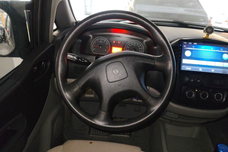 Used FORTHING Lingzhi 2017 V3 1.5L 7-seater Standard Model Steering Wheel