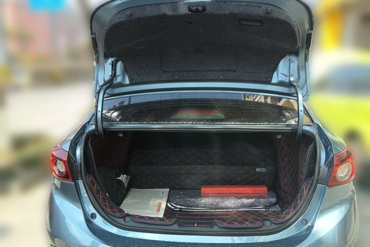 Used Mazda 3 Axela 2016 Sedan 1.5L Automatic Comfort Model