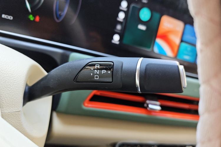 Used ORA Good Cat 2023 401 km Standard Range Luxury Version Lithium Iron Phosphate Gear Lever