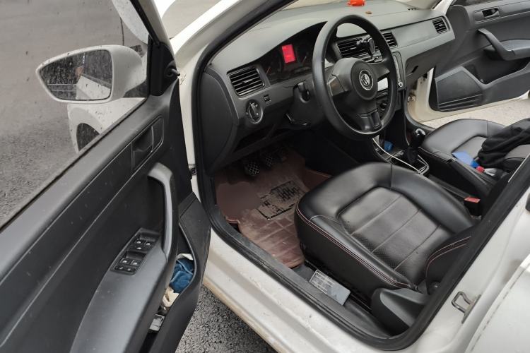 Used Volkswagen Santana 2013 1.6L Manual Fashion Edition