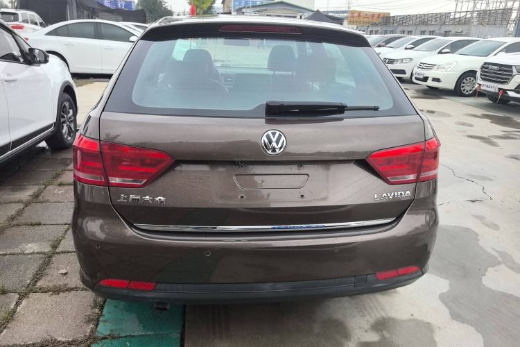 Used Volkswagen Gran Lavida 2013 1.6L Manual Comfort Model Exterior 4