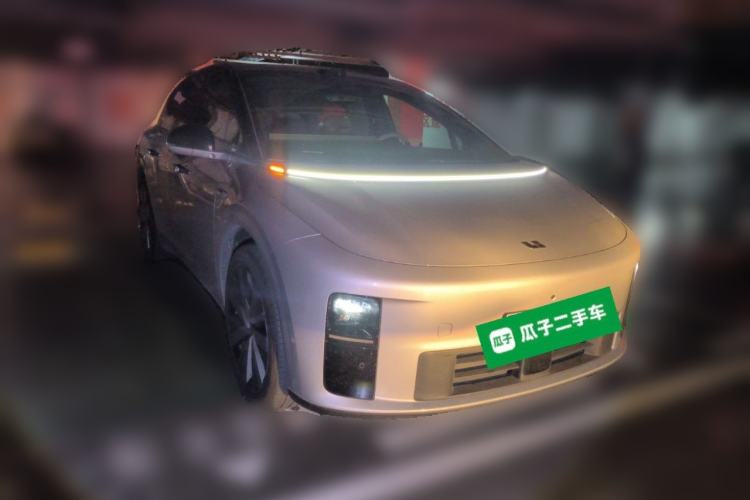 Used Li Auto i6 2025 Model Four-Wheel-Drive Standard Type
