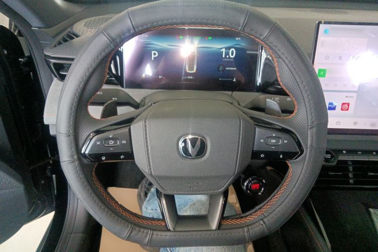 Used CHANGAN UNI-V 2025 Model Third-Generation 2.0T Dynamic Edition
