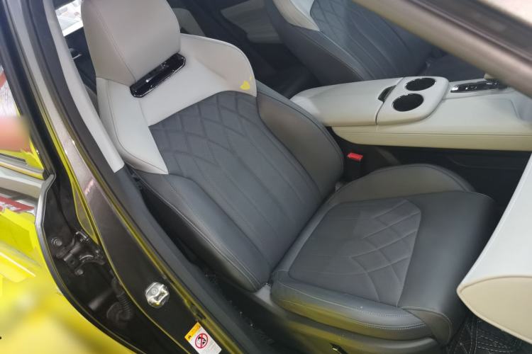 Used CHANGAN UNI-Z New Energy 2024 Blue Whale Smart Electric iDD 125km Excellence Model Right Front Seat