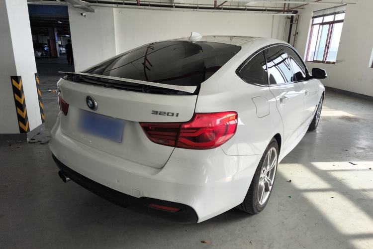Used BMW 3 Series GT 2019 320i M Sport Rear Right 45 Deg
