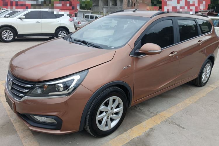 Used Baojun 310W 2017 1.5L Manual Fashion Model China V