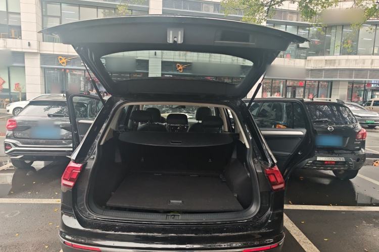 Used Volkswagen Tiguan L 2019 Updated Version 330TSI Automatic Two-Wheel Drive Panoramic Comfort Edition China VI Standard
