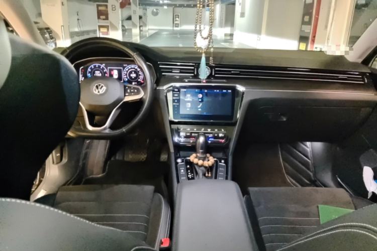 Used Volkswagen Magotan 2020 330TSI DSG Luxury Edition Center Console