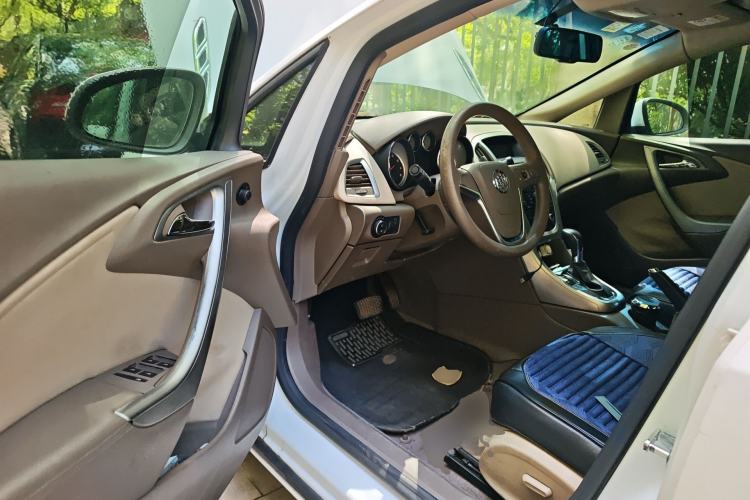 Used Buick GT 2013 GT 1.6L Automatic Fashion Edition Driver Seat