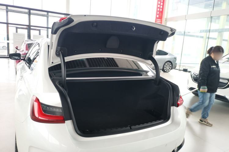 Used BMW i3 2024 eDrive 35 L
