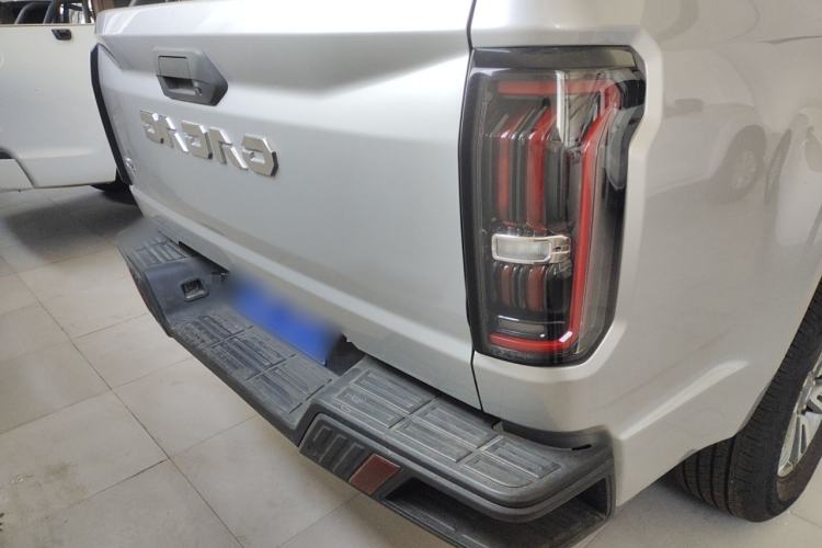 Used JMC DaDao 2023 Chasing Light 2.3T Diesel Automatic 4x4 Standard-Wheel Enjoyment Model
