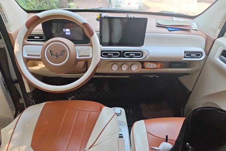 Used Wuling Hongguang MINIEV 2024 3rd Generation 215km Youth Edition Center Console