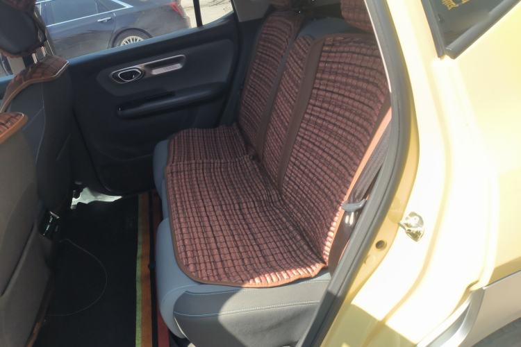 Used AION Y 2023 Younger Left Rear Seat