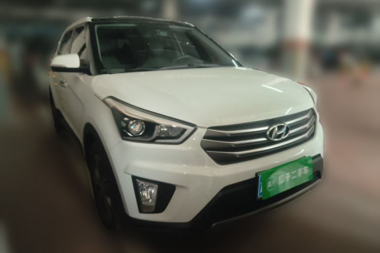 Used Hyundai ix25 2015 1.6L Automatic Two-Wheel Drive Smart GLS Trim Front Right 45 Deg