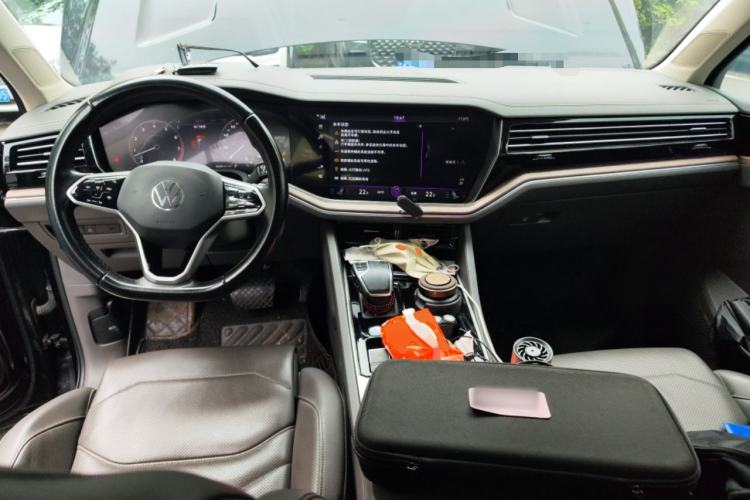 Used Volkswagen Touareg 2021 3.0 TSI Prestige Edition Classic Sport Package Center Console