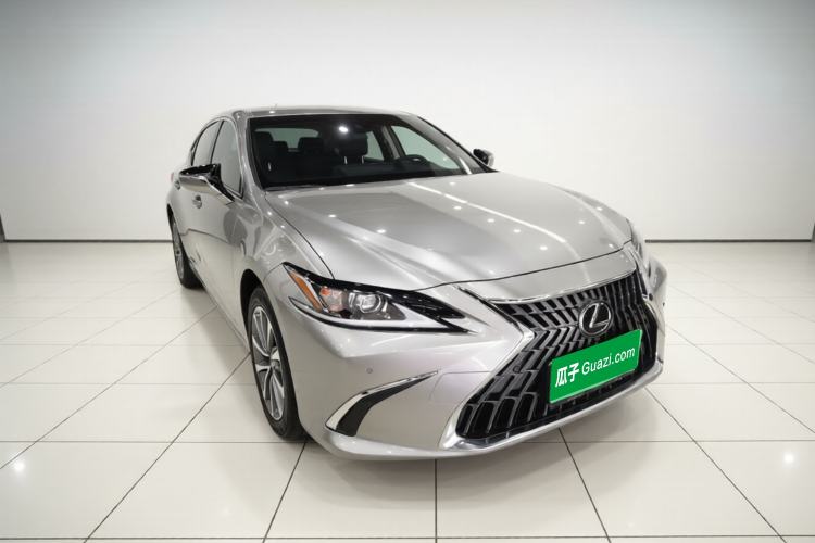 Used Lexus ES 2022 300h Excellence Edition

