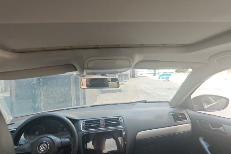 Used Volkswagen Sagitar 2014 1.6L Manual Comfort Model
