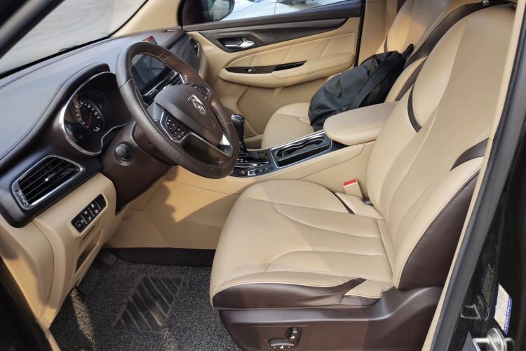 Used Baojun 730 2017 1.8L iAMT Prestige Version 7 Seats Left Front Seat